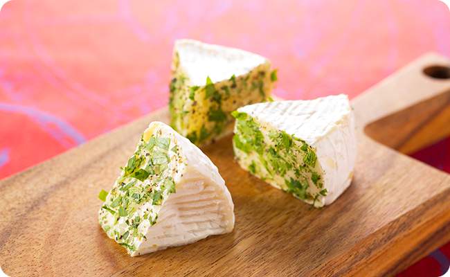 Pepper & Herb Camembert