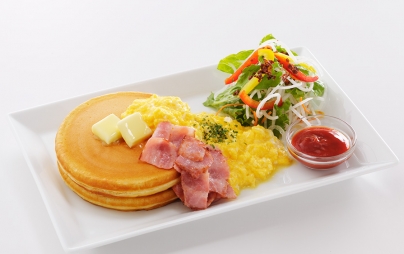 チーズスクランブルエッグとベーコンのお食事パンケーキ 札幌パセオ店 よつ葉ホワイトコージ